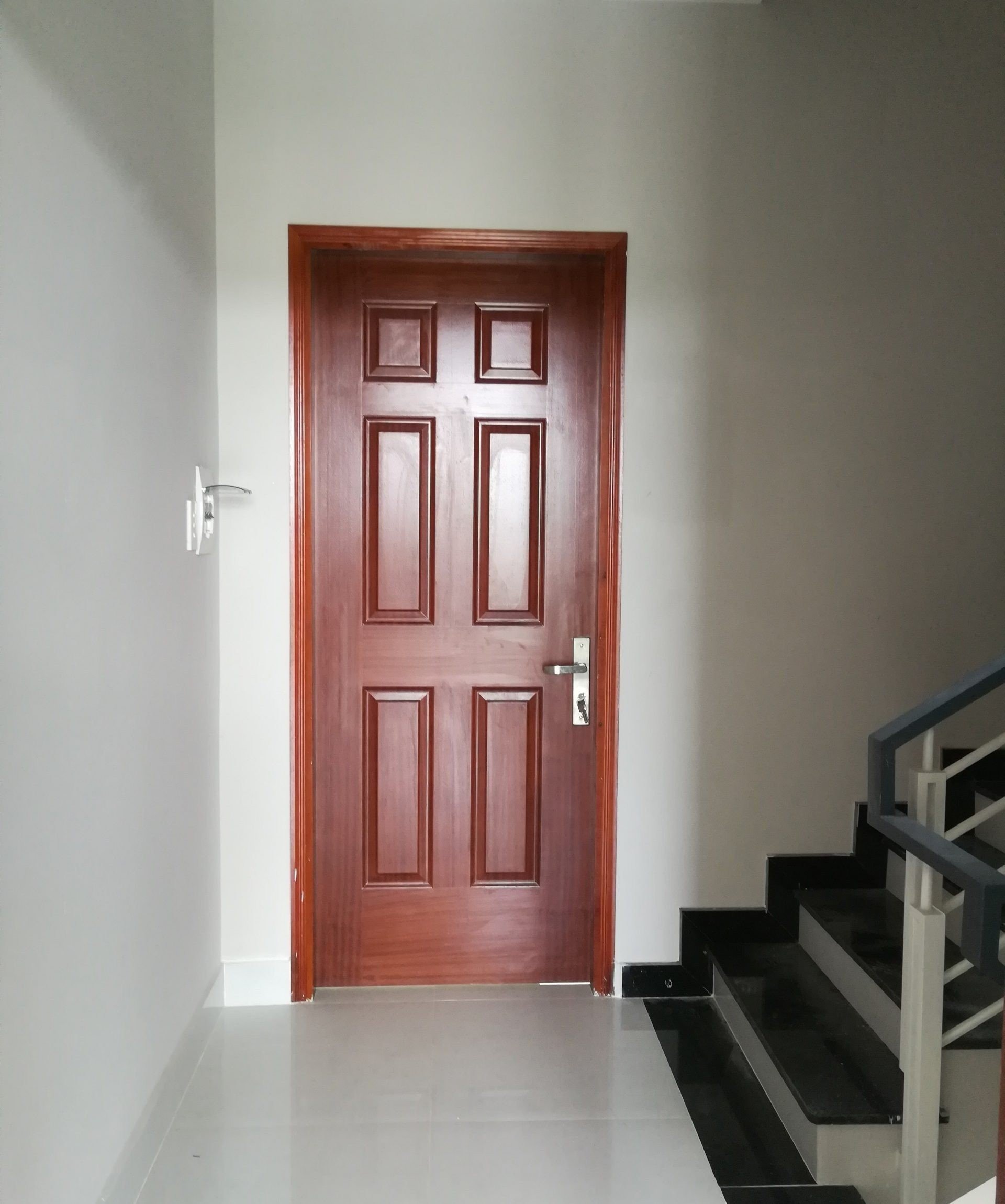 KINGDOOR chuyên cung cấp tất cả các dòng cửa gỗ công nghiệp