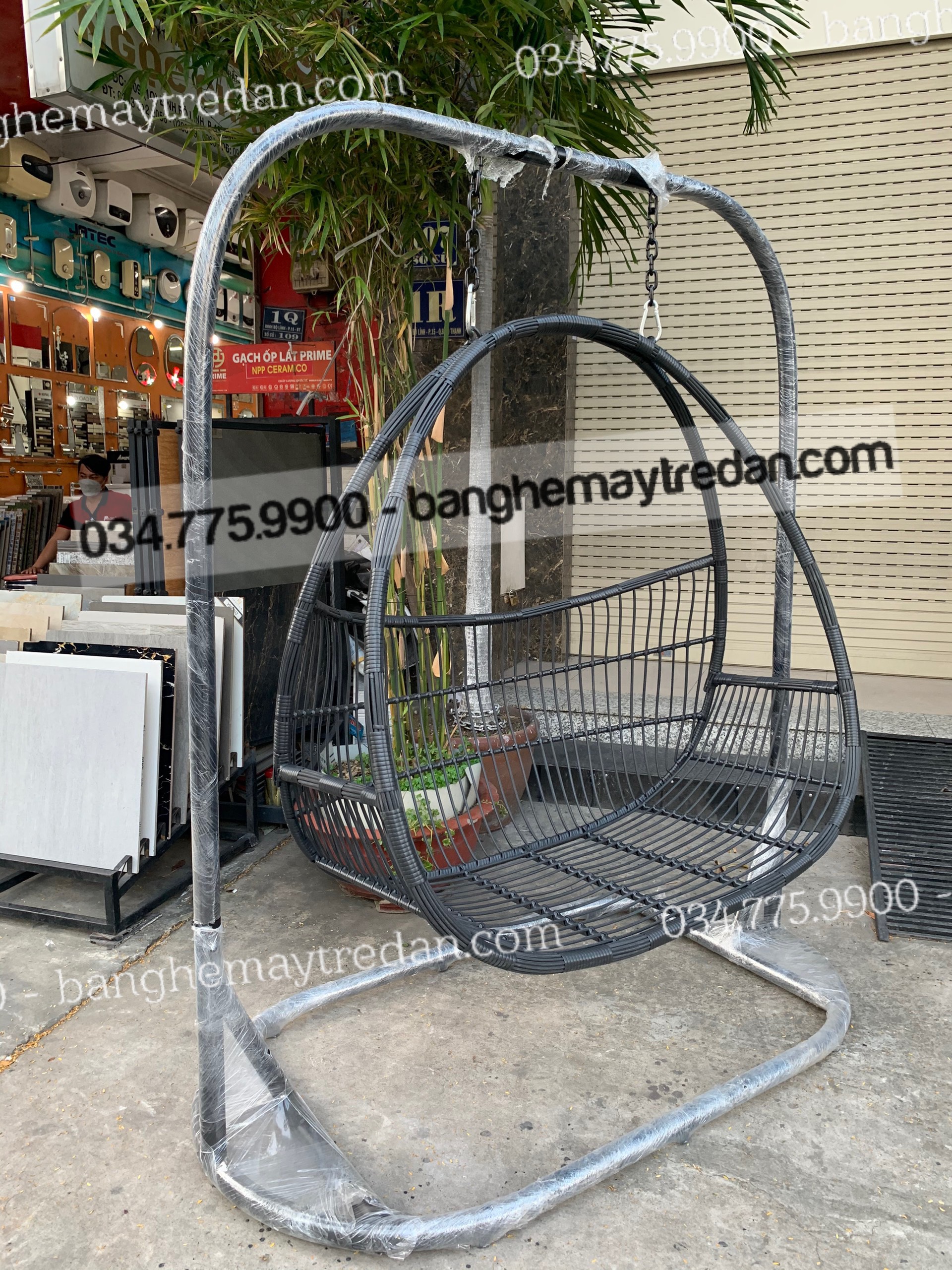 Ghế đu treo nhựa giả mây loại đôi màu đen