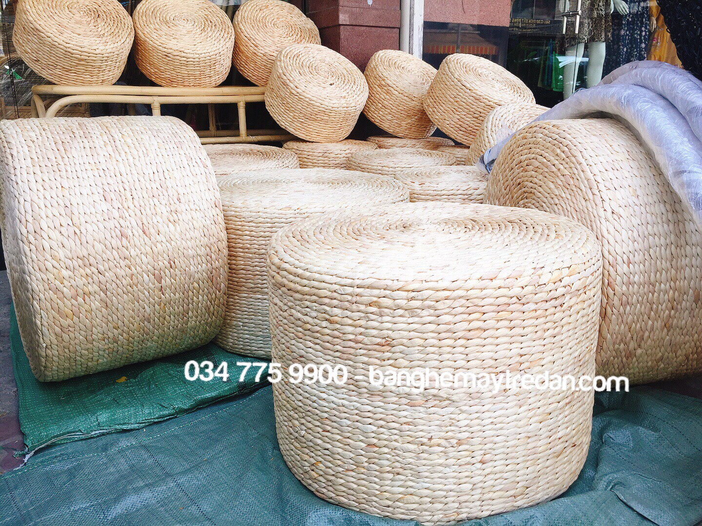 Ghế đôn lục bình gác chân - Mây Tre Lục Bình