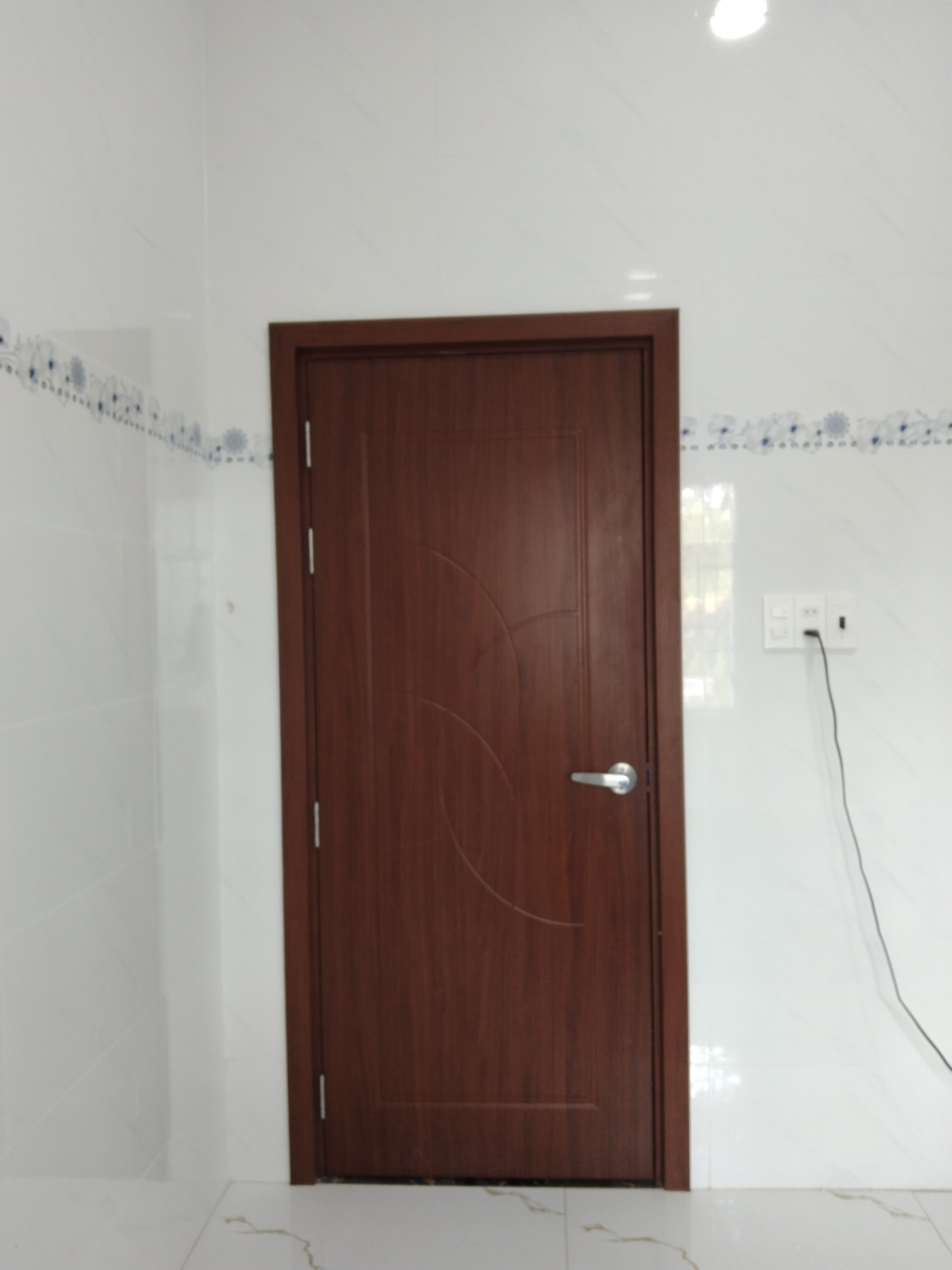 Ưu nhược điểm cửa nhựa Composite chính hãng KingDoor