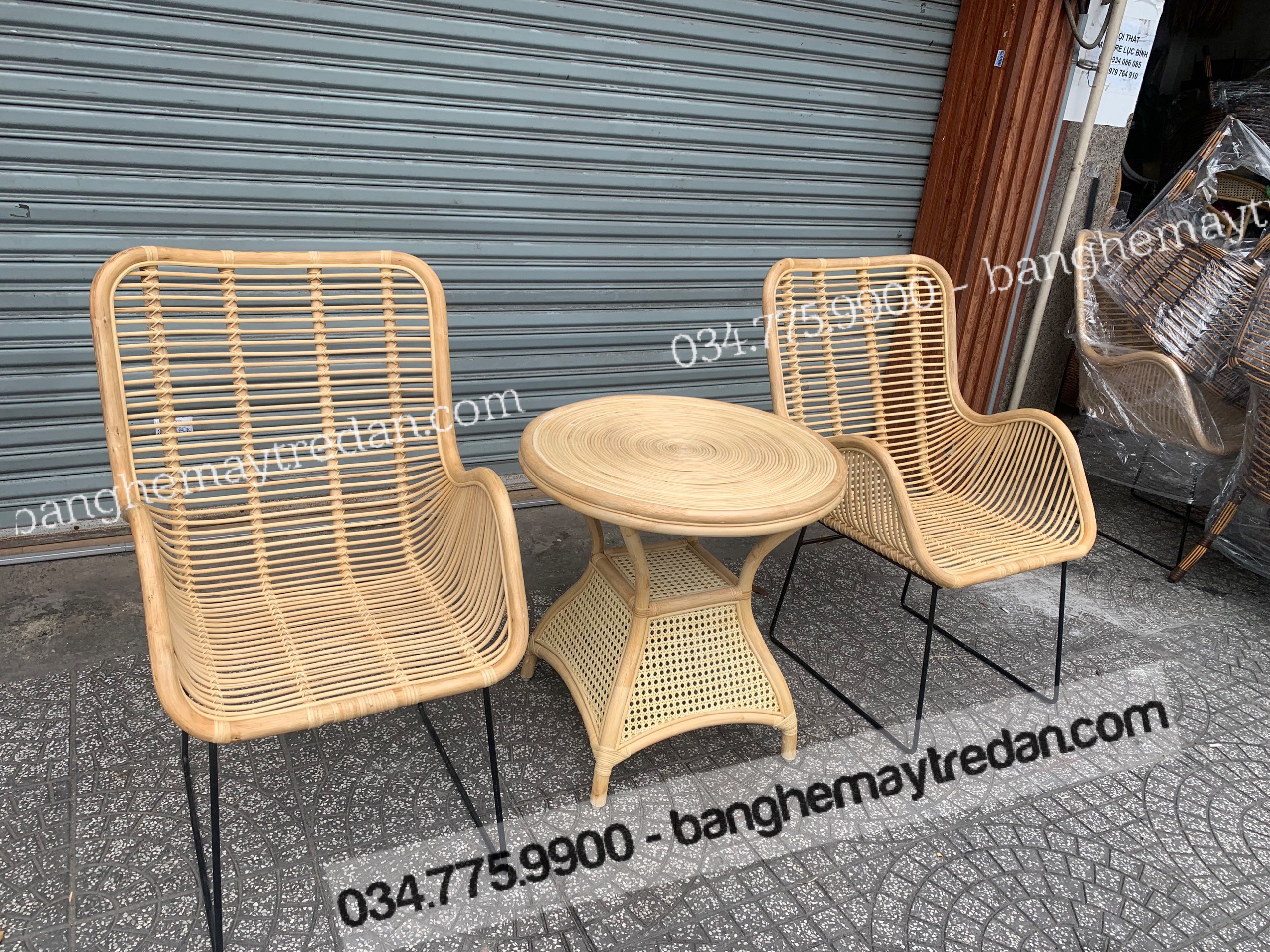 Ghế mây chân sắt hiện đại decor quán cafe đẹp