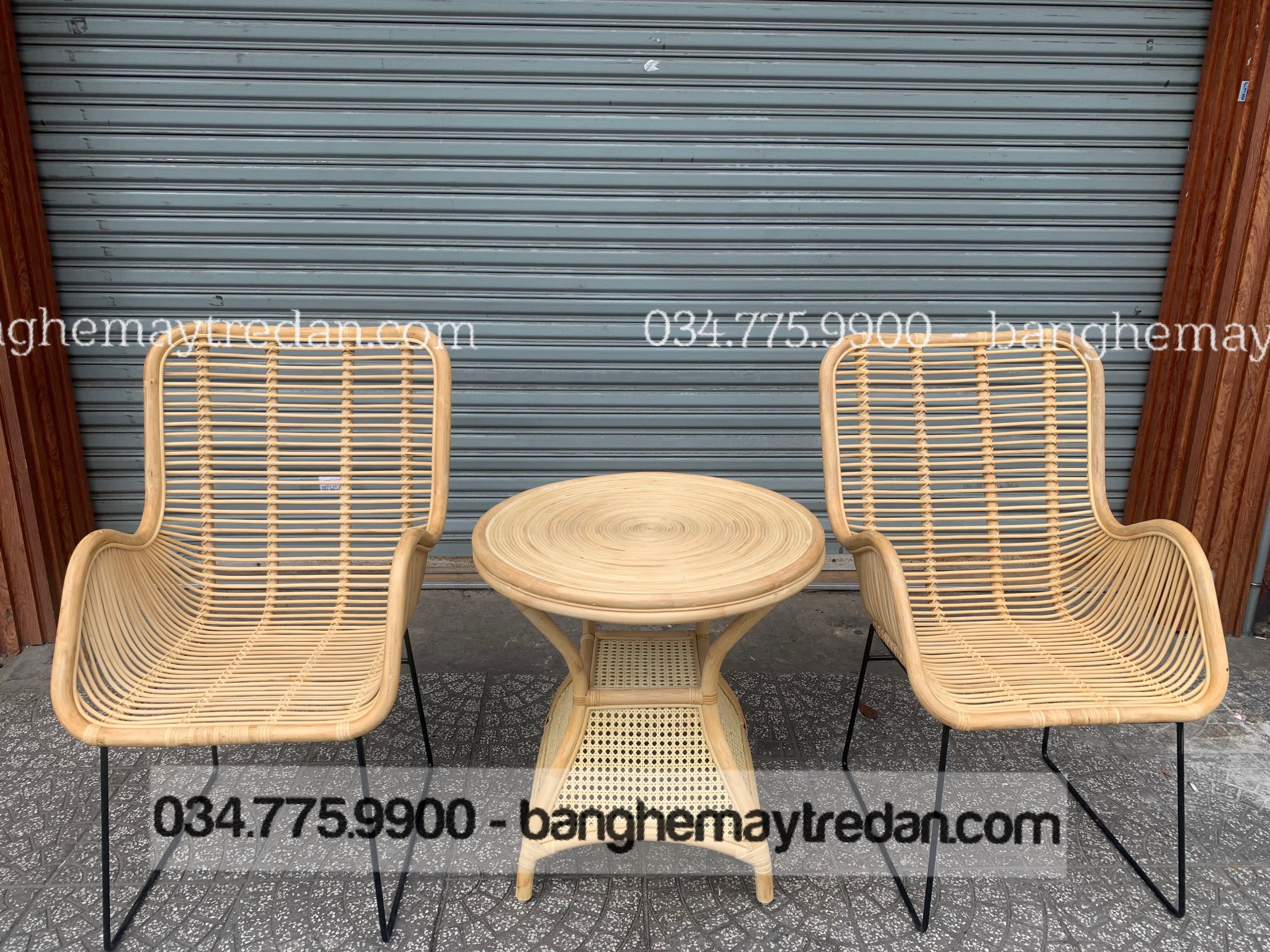 Ghế mây chân sắt hiện đại decor quán cafe đẹp