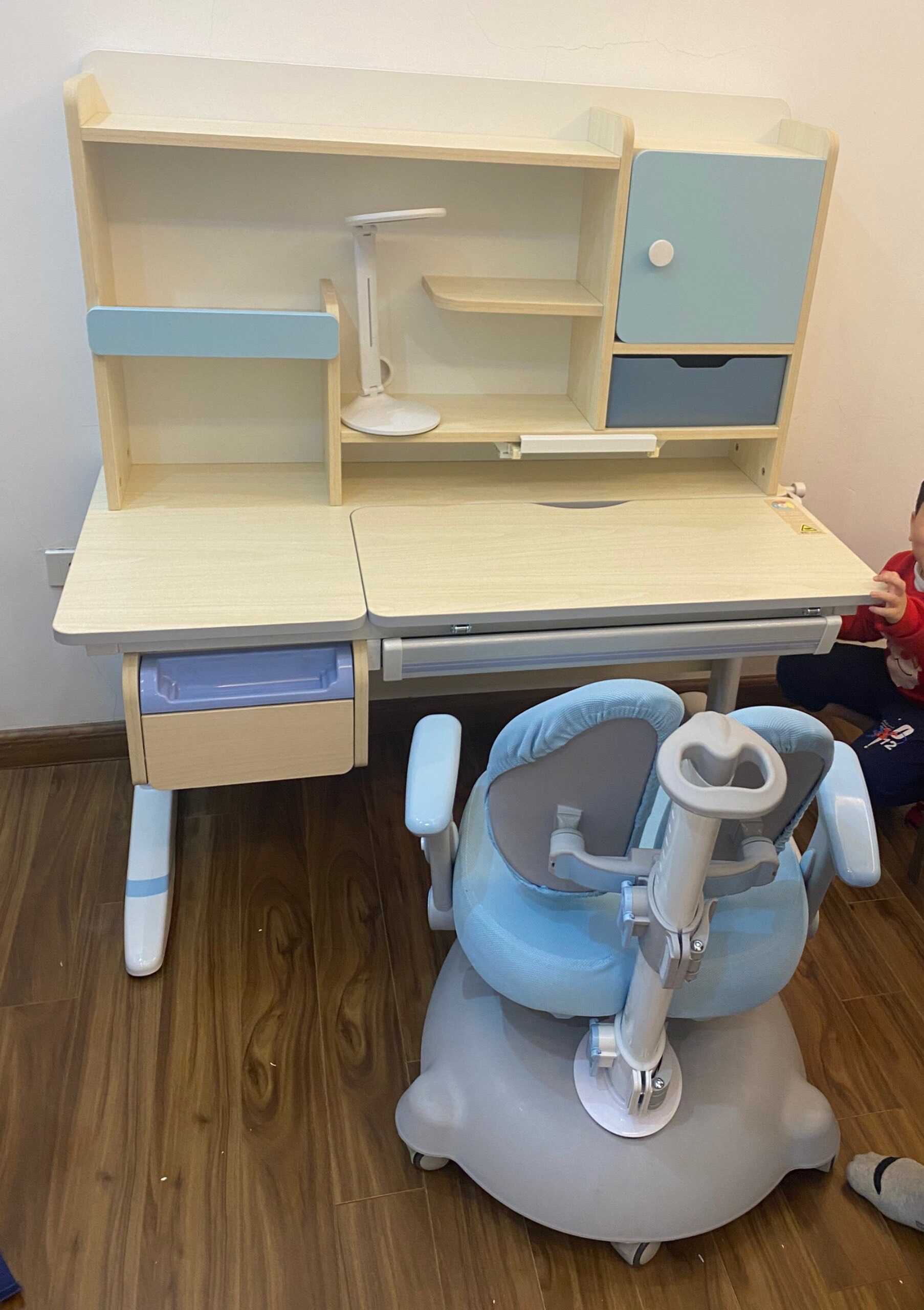 Bàn học thông minh chống gù chống cận chính hãng N3 IK KIDS
