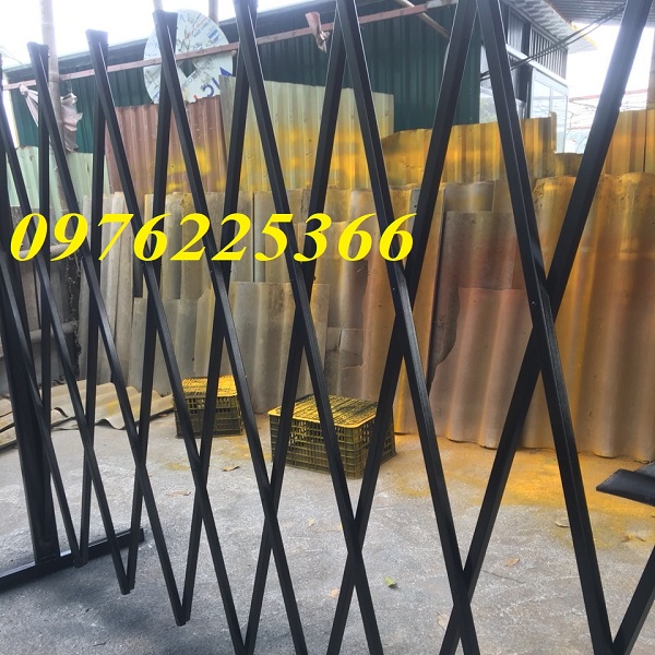 Sản xuất hàng rào xếp sắt kéo tay chữ T giá tốt