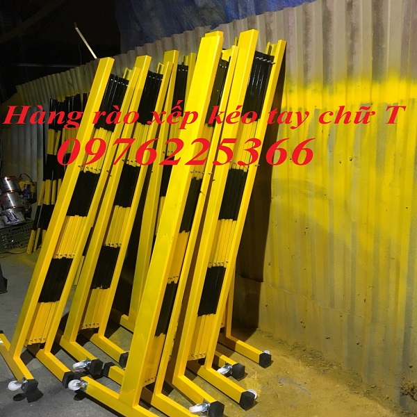 Sản xuất hàng rào xếp sắt kéo tay chữ T giá tốt