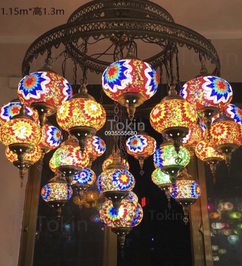 Giao lưu vài bộ đèn chùm đồng và tiffany phong cách khủng