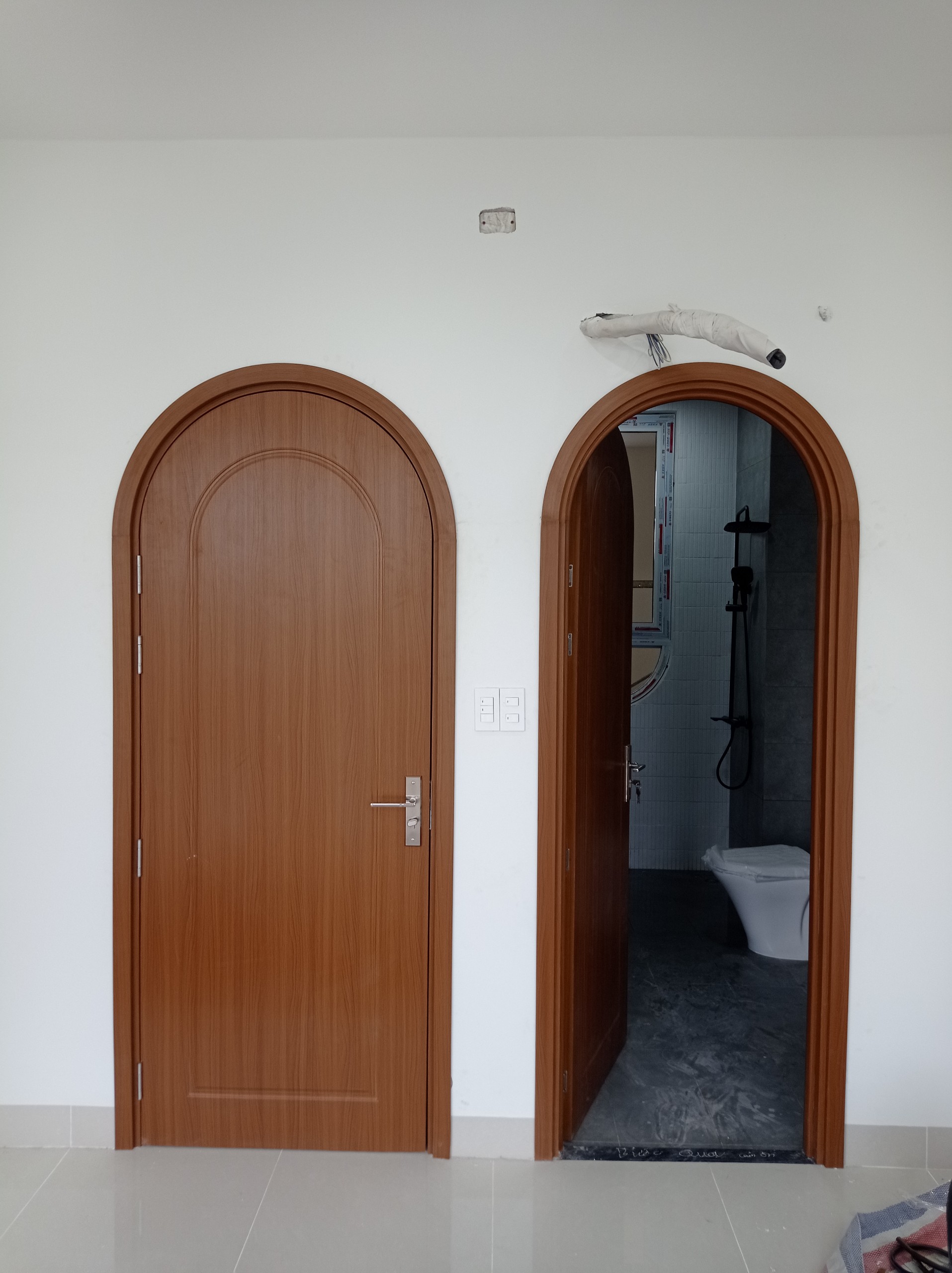 MẪU CỬA VÒM NHỰA COMPOSITE TẠI CAM RANH - MẪU CỬA VÒM ĐẸP