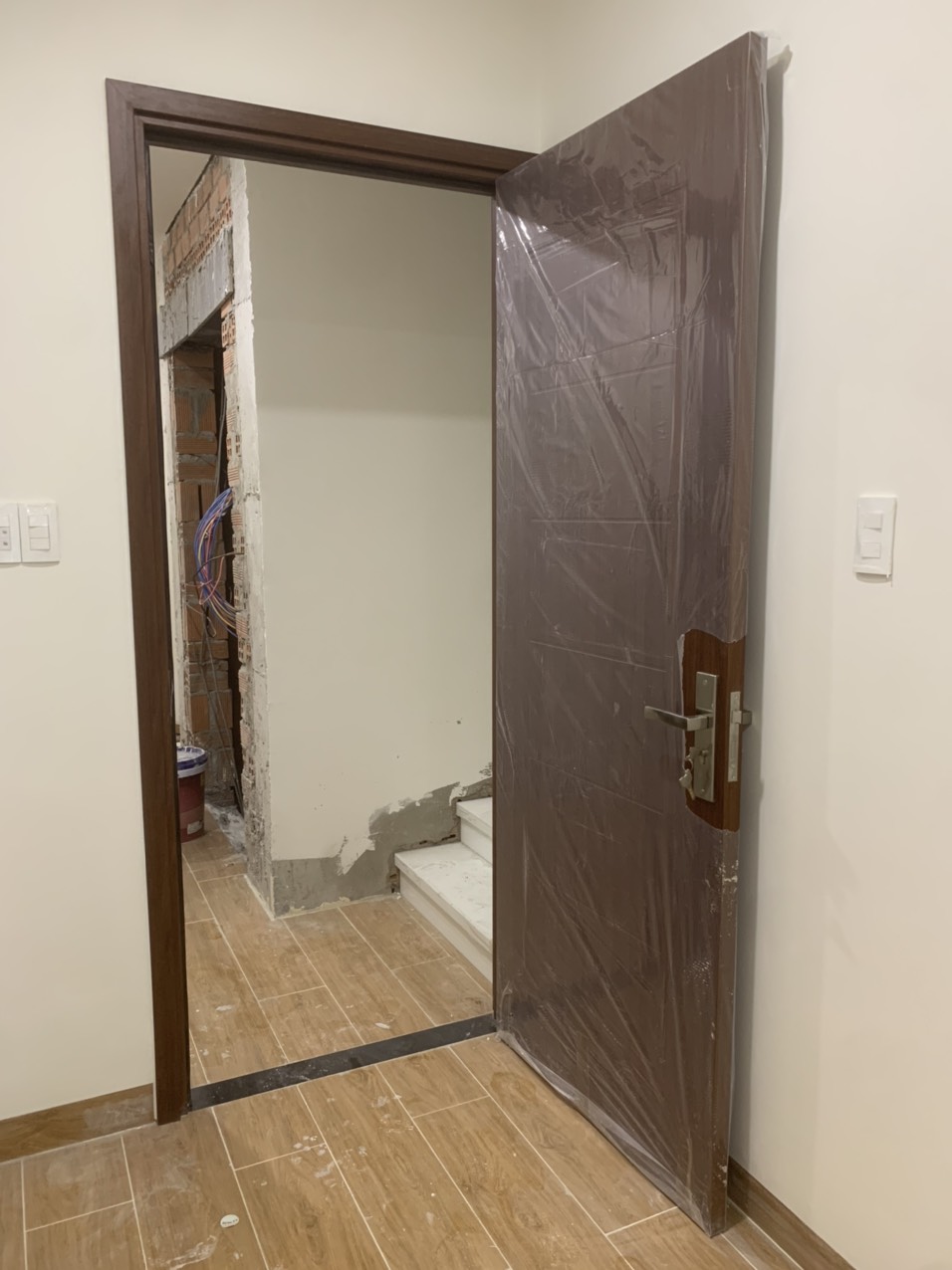 Cửa nhựa Composite tại Gò Vấp - Báo giá trọn gói