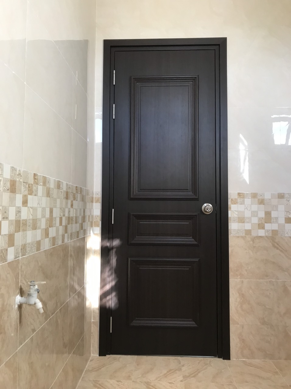 Cửa nhựa Composite Tân Cổ Điển - Cập nhật mới