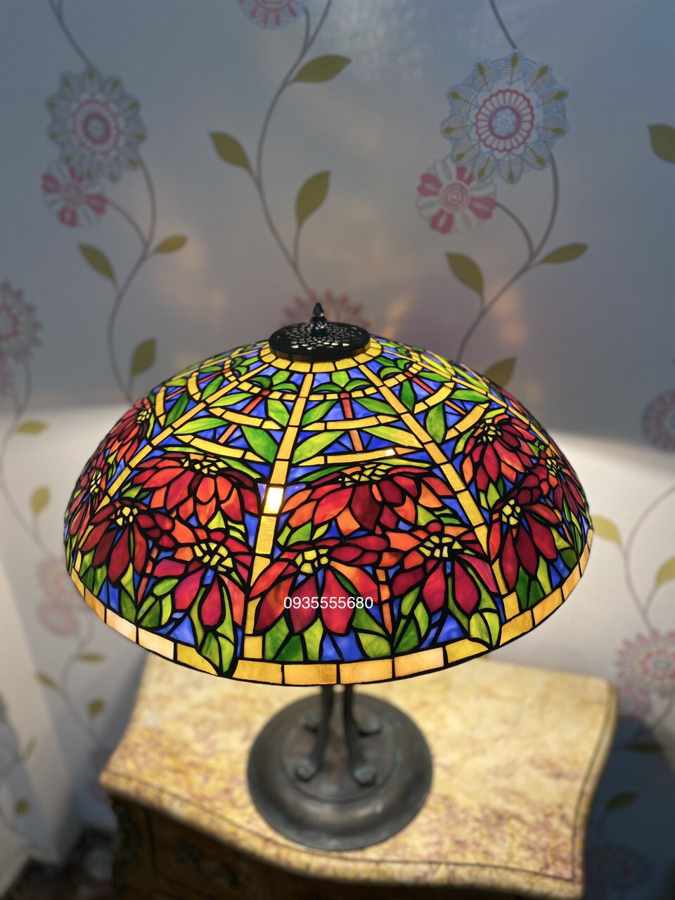 Giao lưu em đèn bàn tiffany hàng thửa mỹ