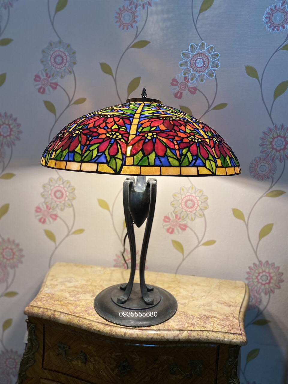 Giao lưu em đèn bàn tiffany hàng thửa mỹ