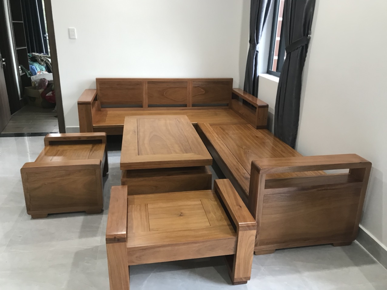 chuyên sơn PU ,sửa chữa và đóng mới nội thất gỗ