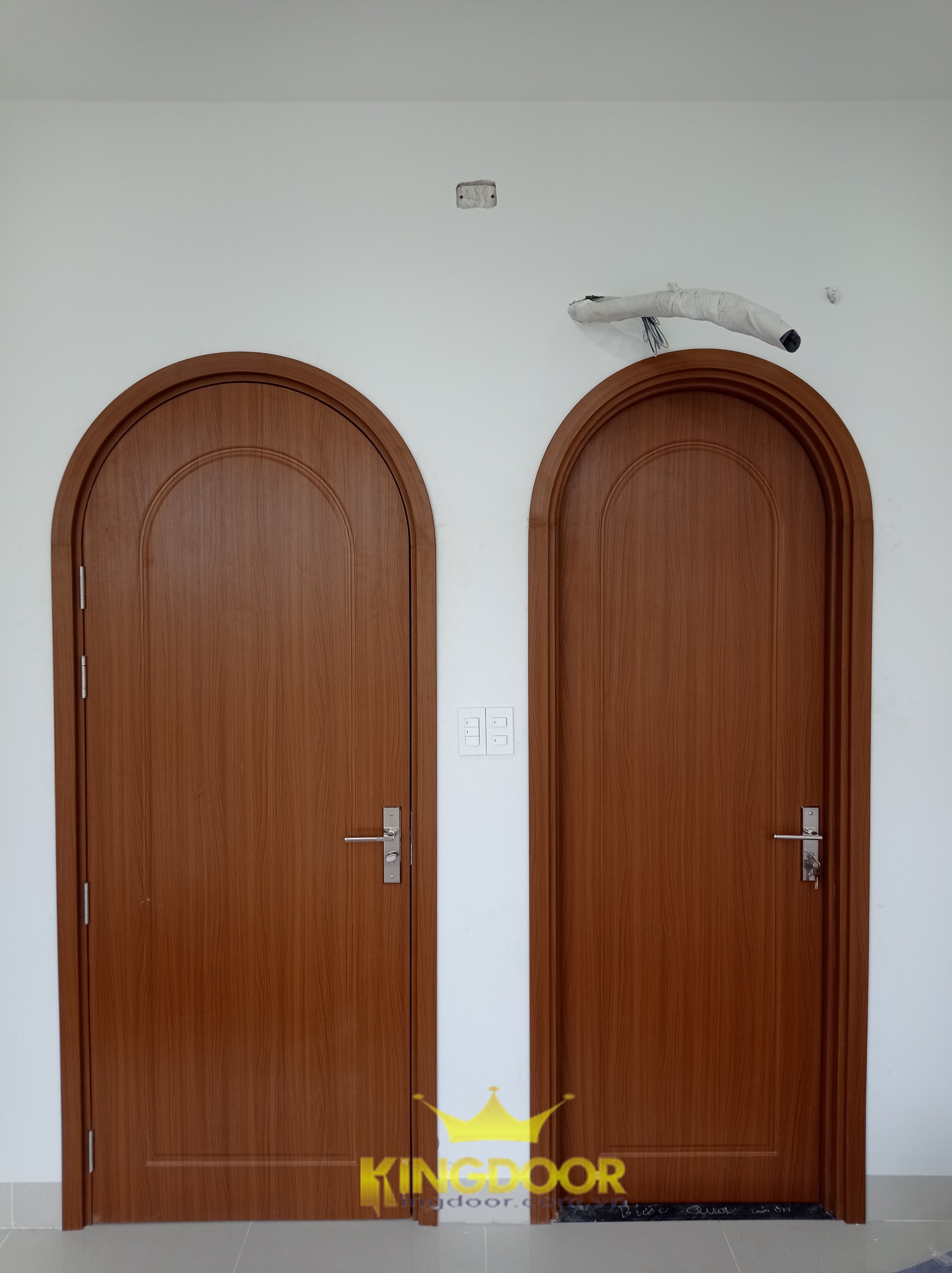 CỬA VÒM NHỰA COMPOSITE TẠI PHAN THIẾT - MẪU CỬA HIỆN ĐẠI