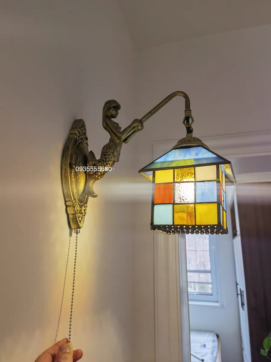 Giao lưu mua 1 tặng 1 đèn bàn tiffany