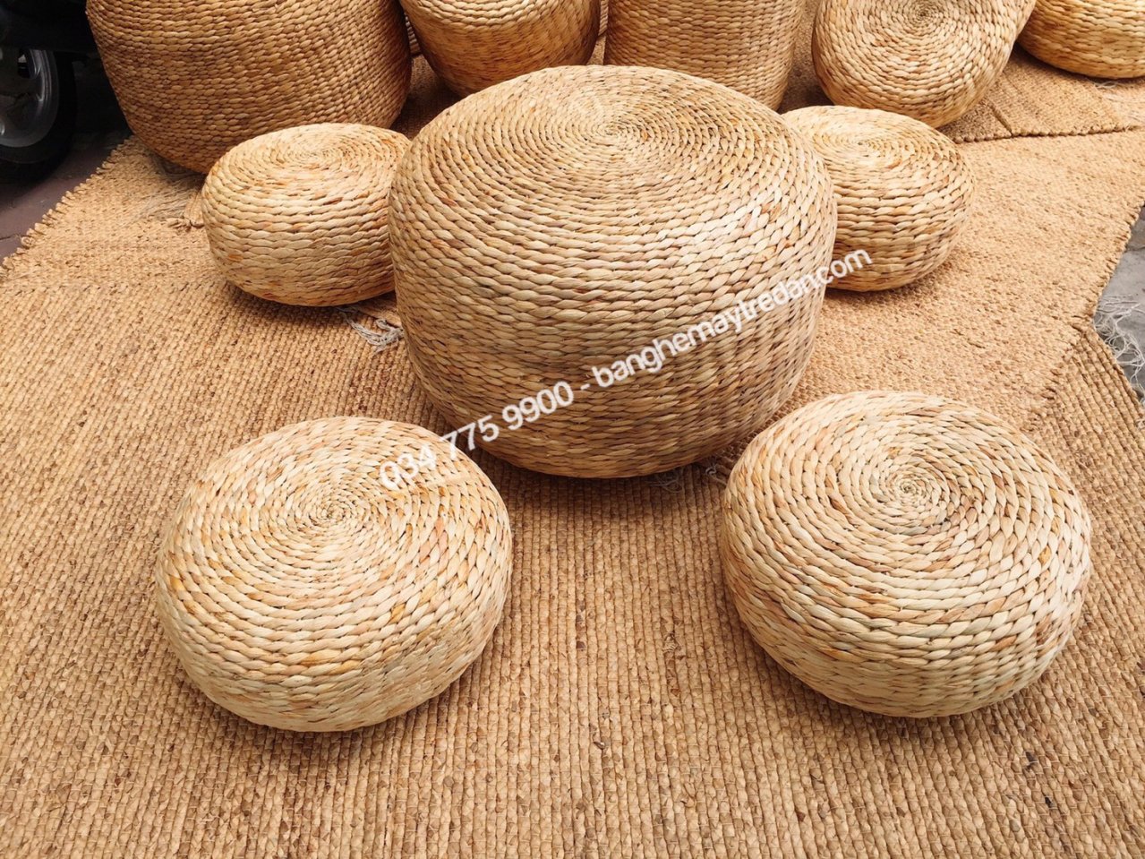 Ghế đôn lục bình tròn tiện lợi - Bàn ghế mây tre đan