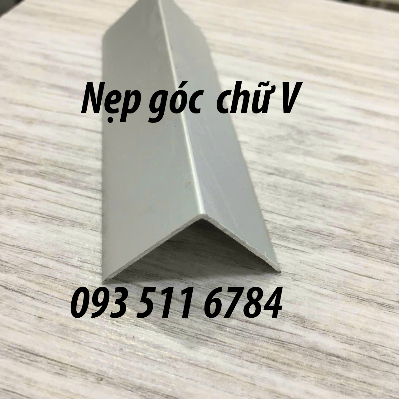 Nẹ[ nhôm V góc tường nẹp v đen góc tường