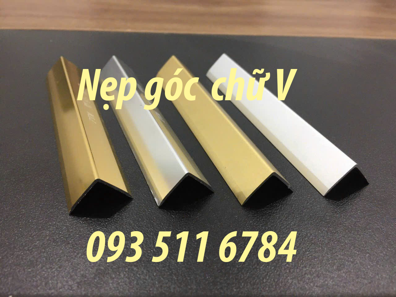 Nẹ[ nhôm V góc tường nẹp v đen góc tường
