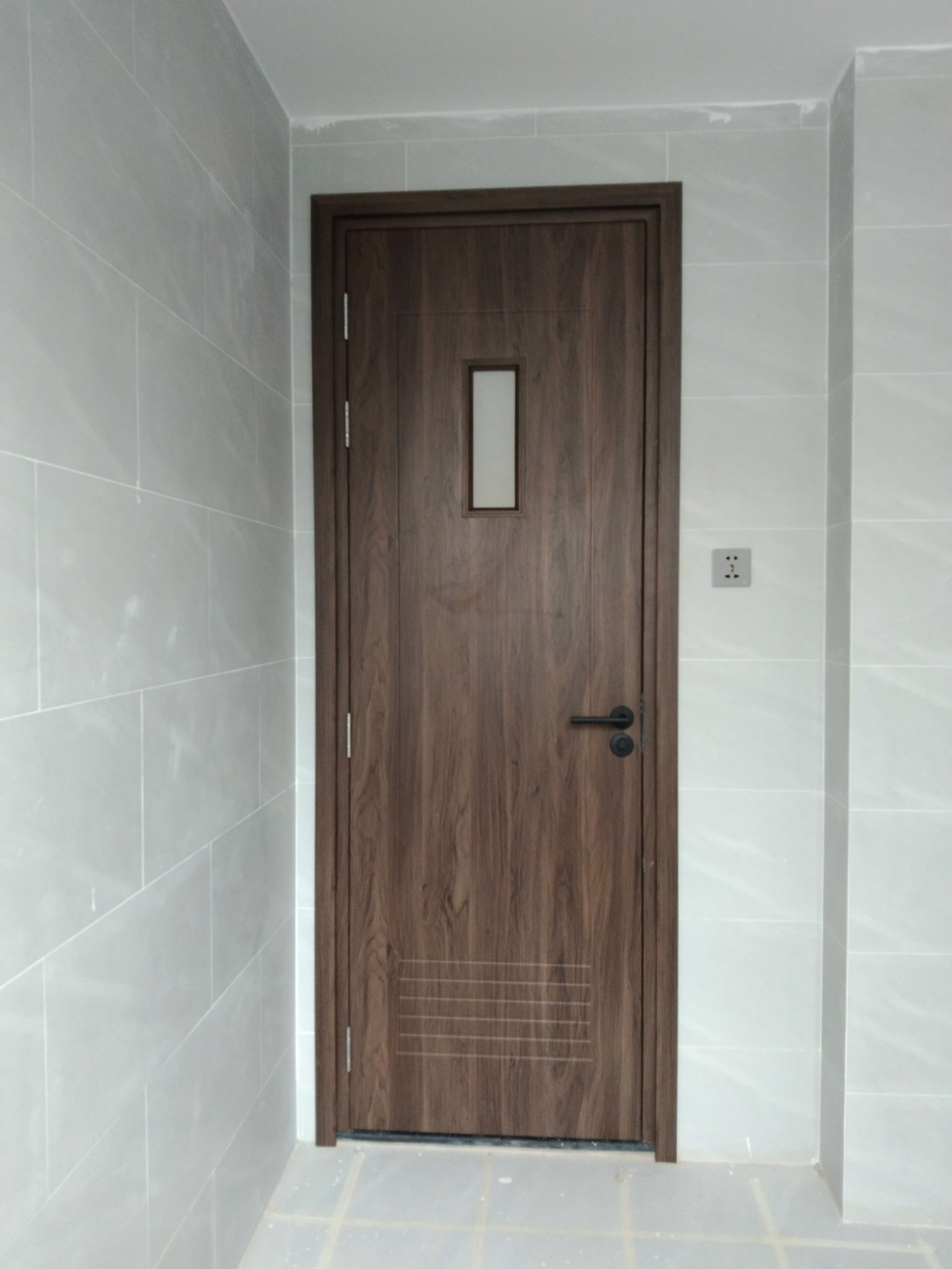 CỬA NHỰA COMPOSITE TẠI TÂN AN - CÁCH ÂM CÁCH NHIỆT TỐT