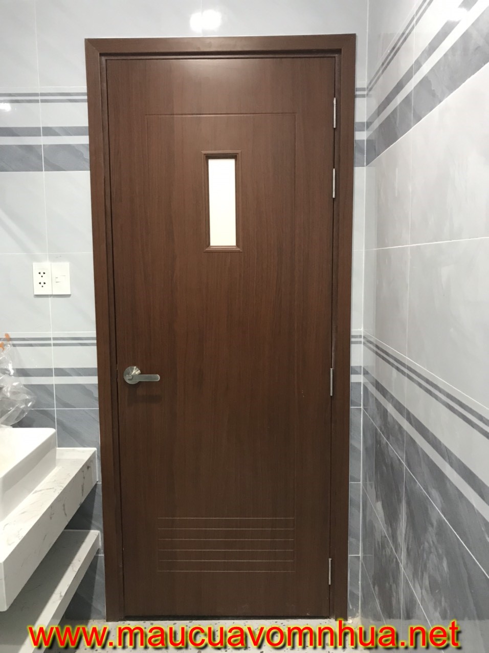 Ưu nhược điểm dòng cửa nhựa giả gỗ   xu hướng lựa chọn hiện đại