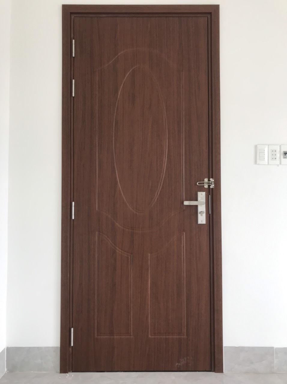 CỬA NHỰA COMPOSITE TẠI VŨNG TÀU GIÁ BAO NHIÊU ?