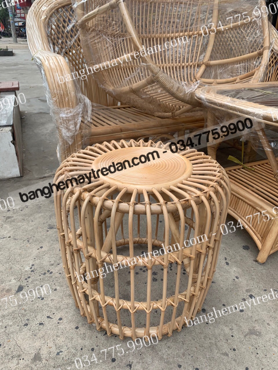 Bàn sô pha hình tròn hiện đại - Mây Tre Lục Bình
