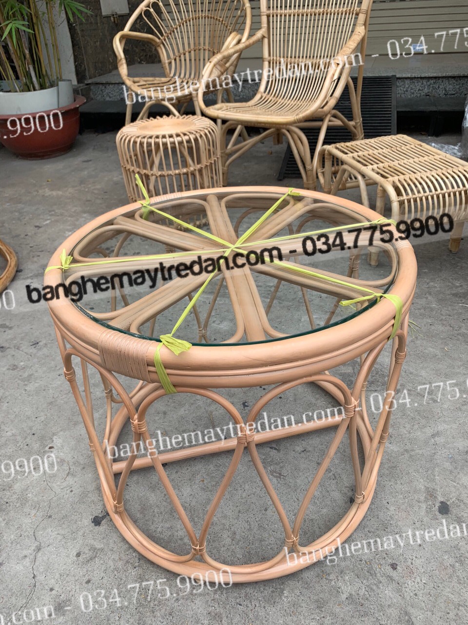 Bàn sô pha hình tròn hiện đại - Mây Tre Lục Bình