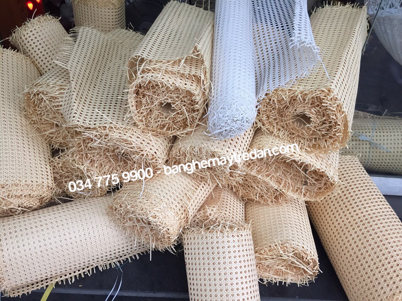 Tấm lưới nhựa đan caro dây trơn loại đẹp