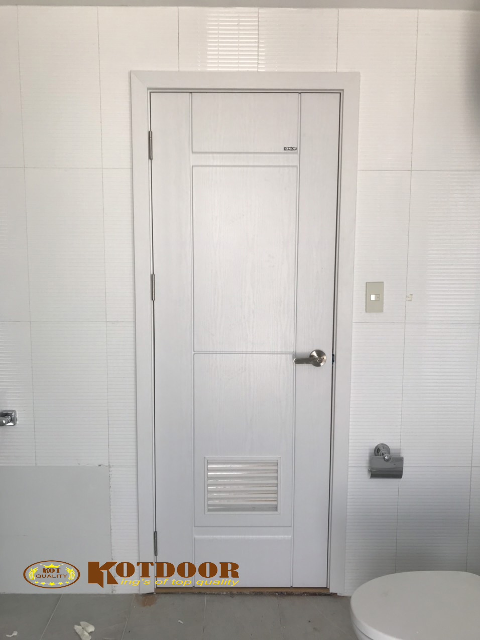 Cửa nhựa abs tại tiền giang- báo giá cửa nhựa giả gỗ giá rẻ