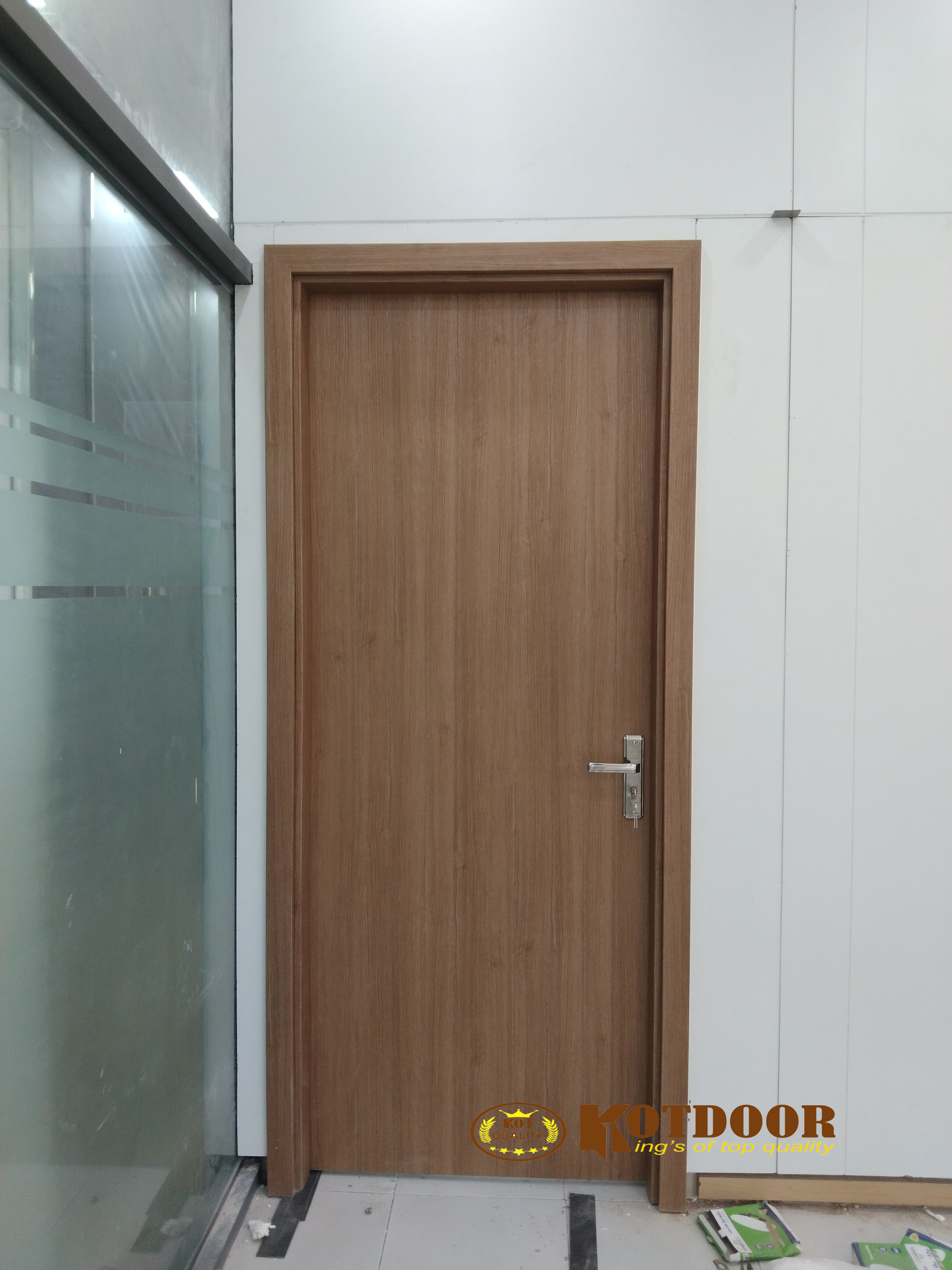 Cửa nhựa abs tại tiền giang- báo giá cửa nhựa giả gỗ giá rẻ