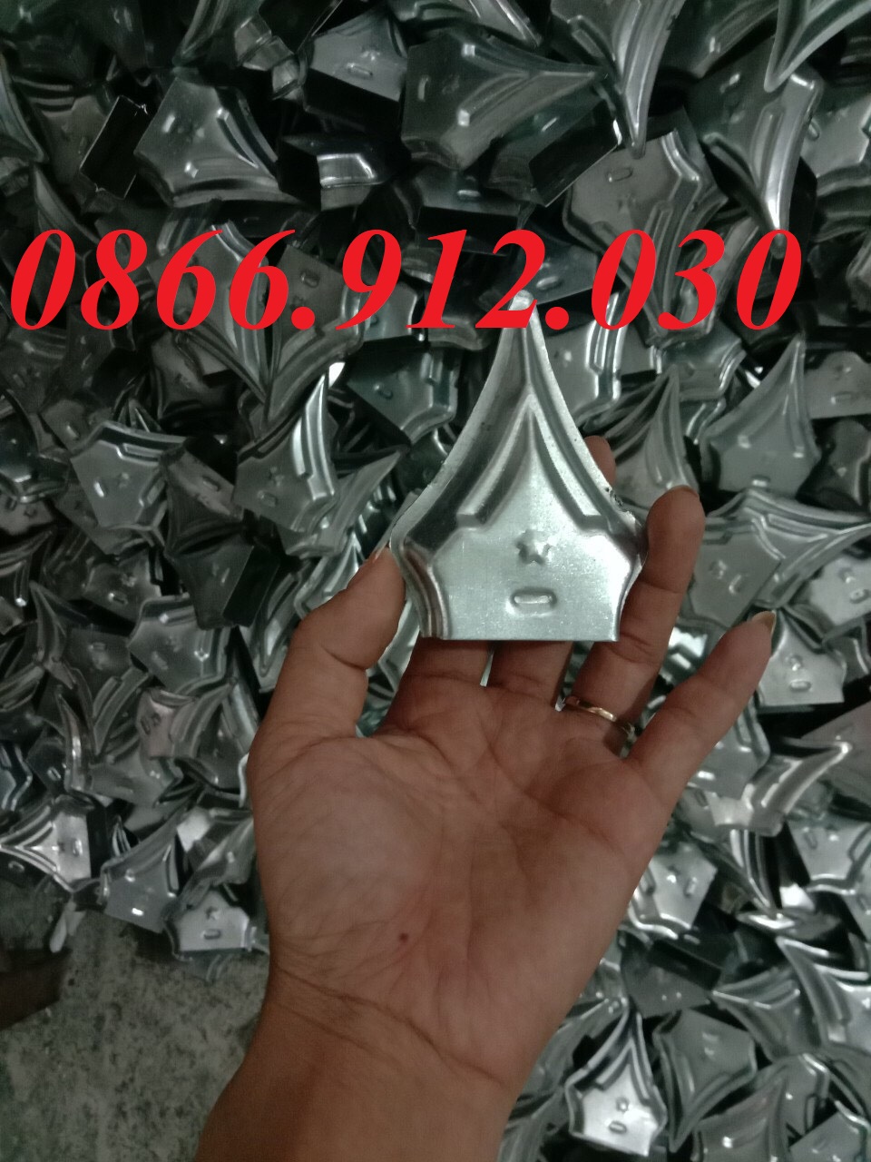 Nắp chụp đầu sắt hộp trang trí cửa cổng sắt, chông hàng rào