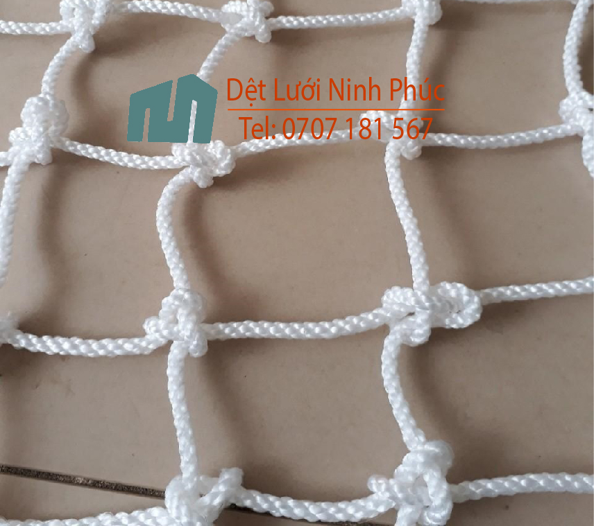 Lưới dù trắng chống vật rơi công trình xây dựng