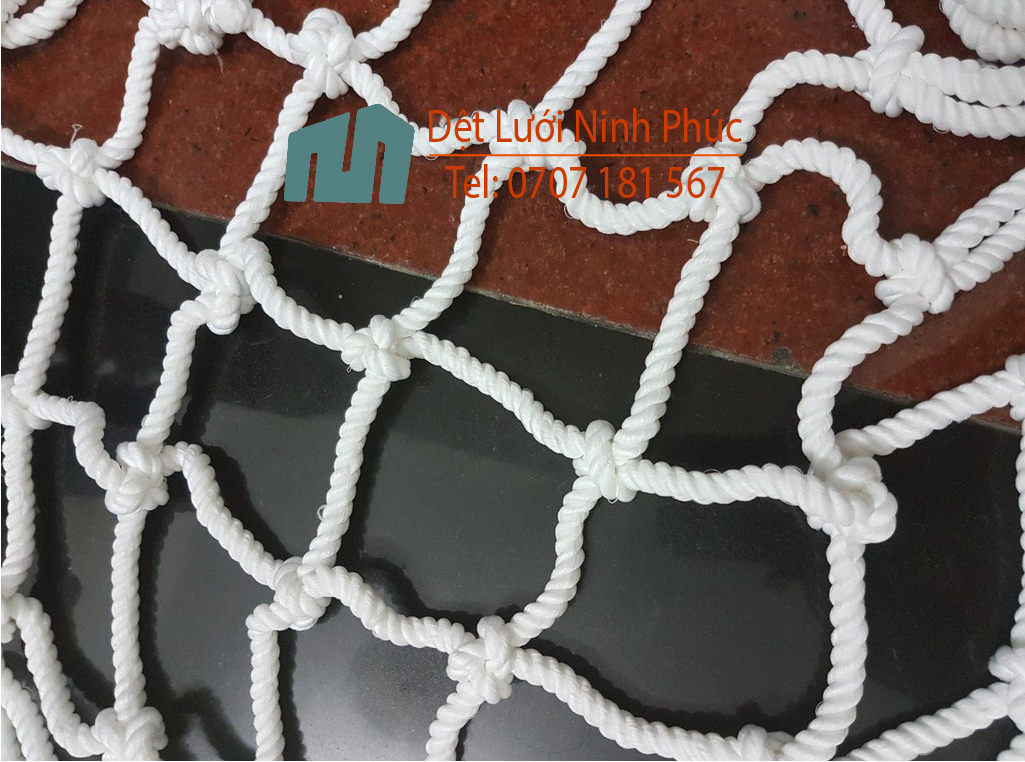 Lưới dù trắng chống vật rơi công trình xây dựng
