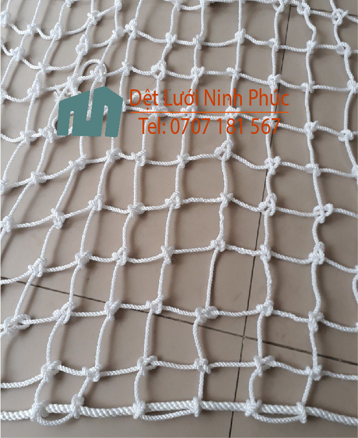 Lưới dù trắng chống vật rơi công trình xây dựng
