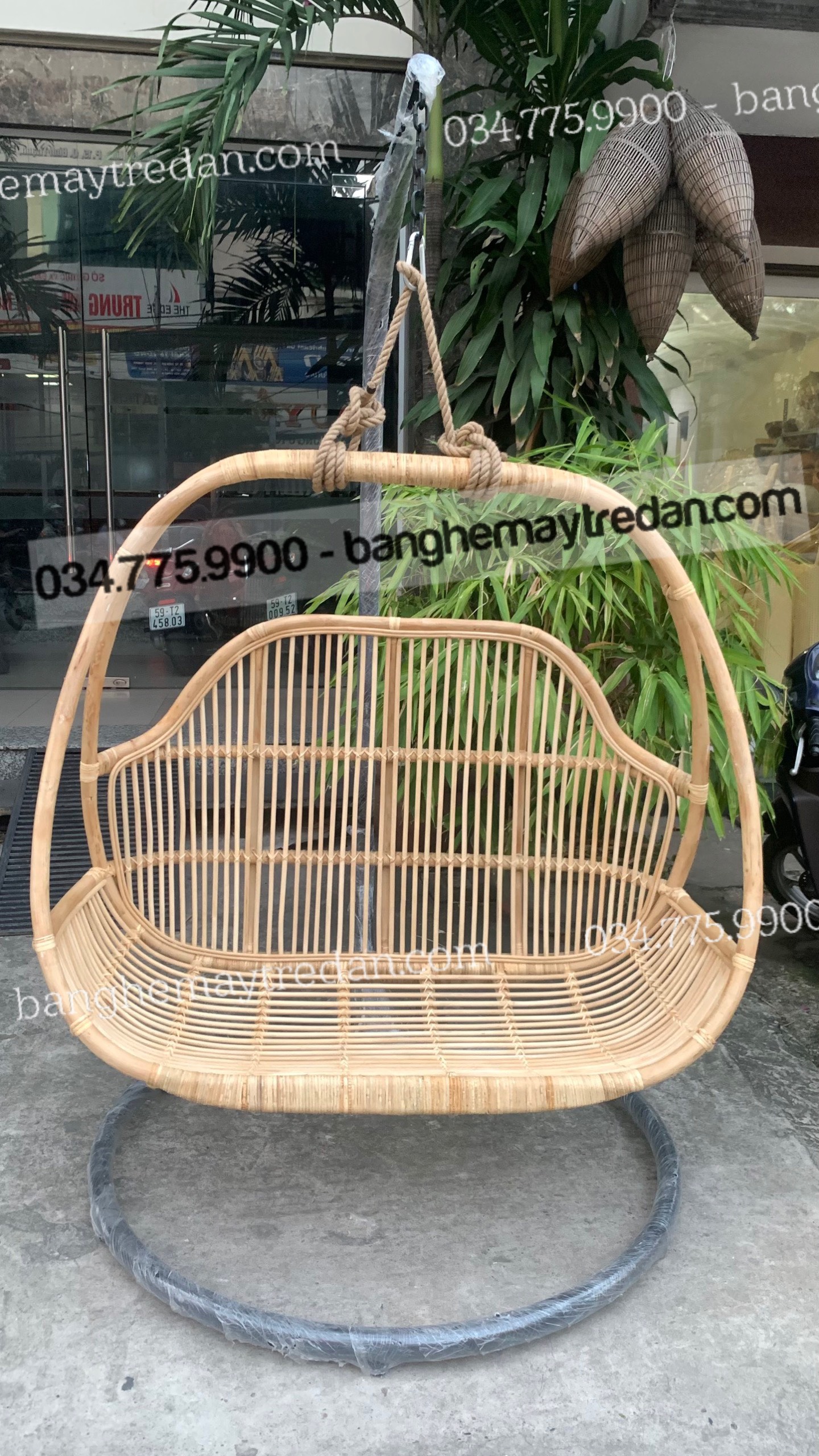 Ghế đu treo mây tự nhiên để phòng khách Tropical