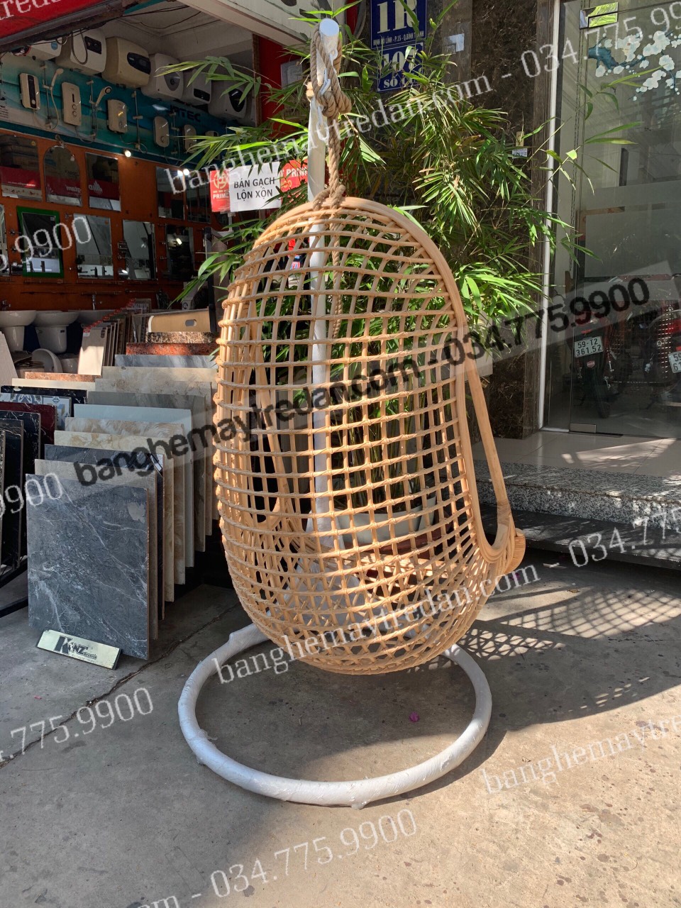 Ghế đu treo mây tự nhiên để phòng khách Tropical