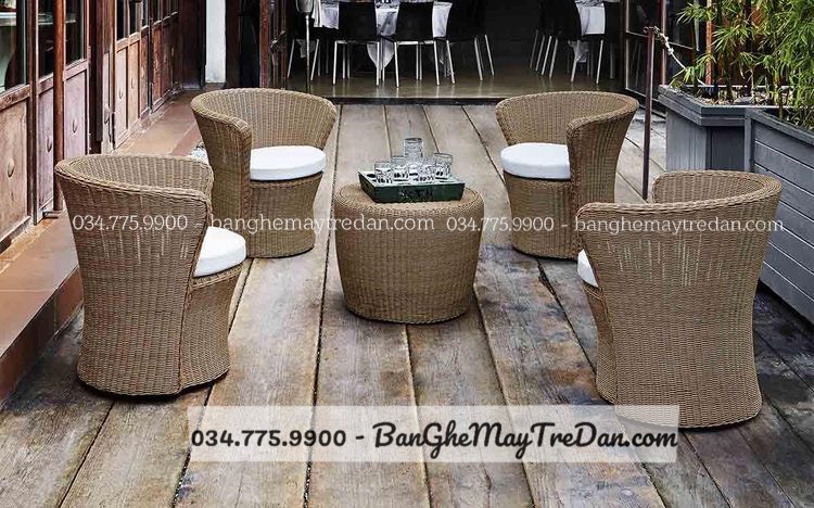 Các mẫu bàn ghế sân vườn đang thịnh hành