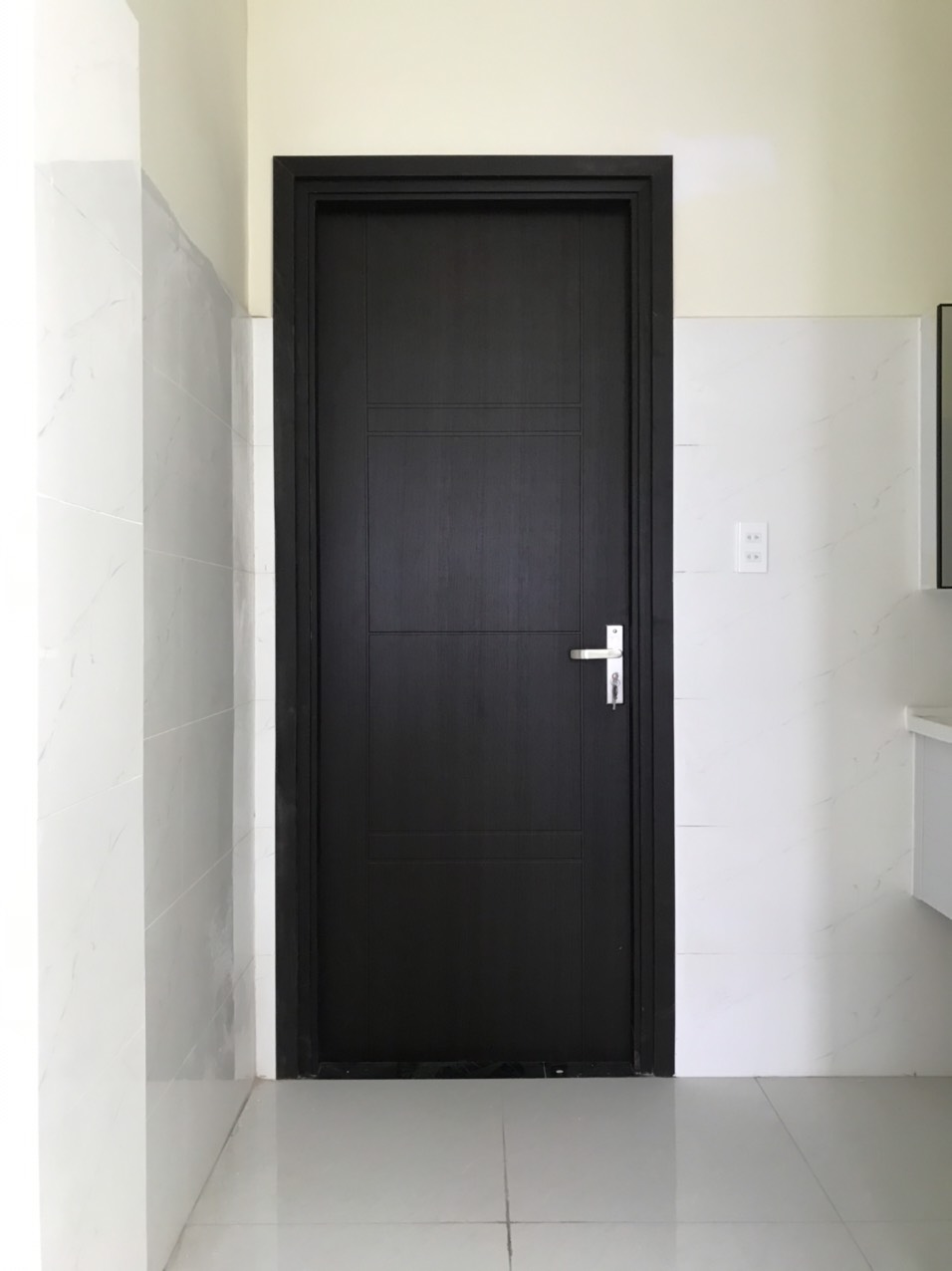 Những ưu điểm vượt trội của dòng cửa nhựa Composite tại Đà Lạt
