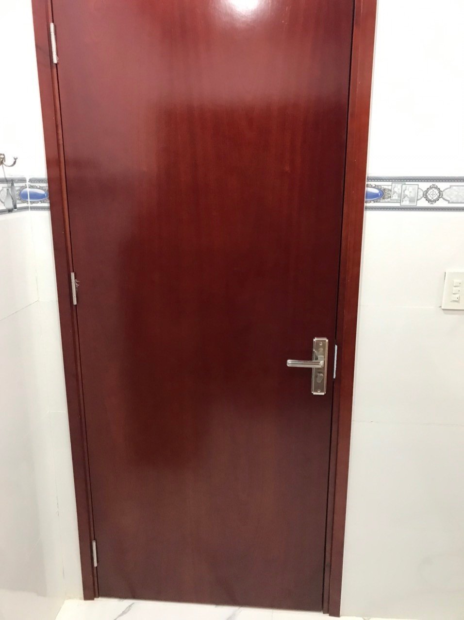 cửa gỗ công nghiệp có bền hay không?