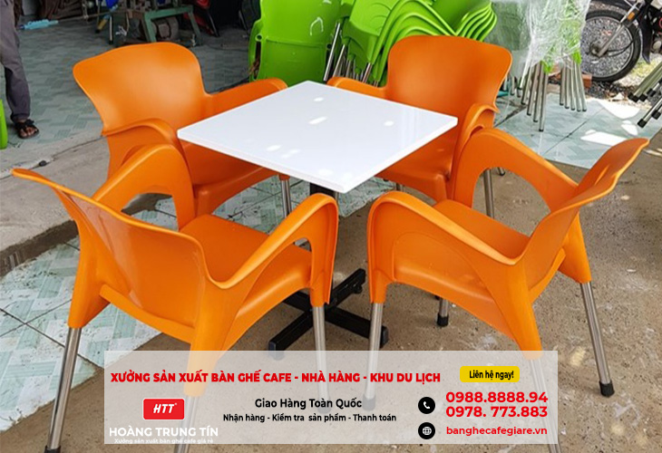 (Q12-HCM) Bàn ghế nhựa đúc cực kì chắc chắn, bền bỉ với thời gian
