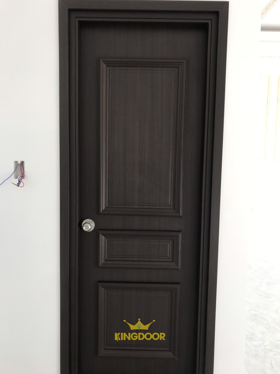 Cửa nhựa Composite tại KingDoor  Mẫu cửa đẹp