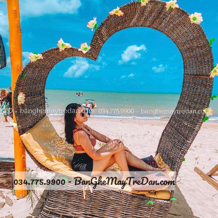Ghế mây tre hình trái tim để ngoài trời đẹp
