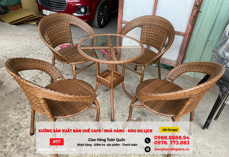 Bộ bàn ghế nhựa giả mây giá thanh lý, rất hợp mở quán cafe ở Quận 12