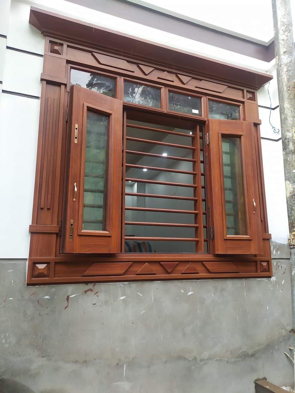 Báo giá cửa sổ thép vân gỗ mới nhất năm 2023