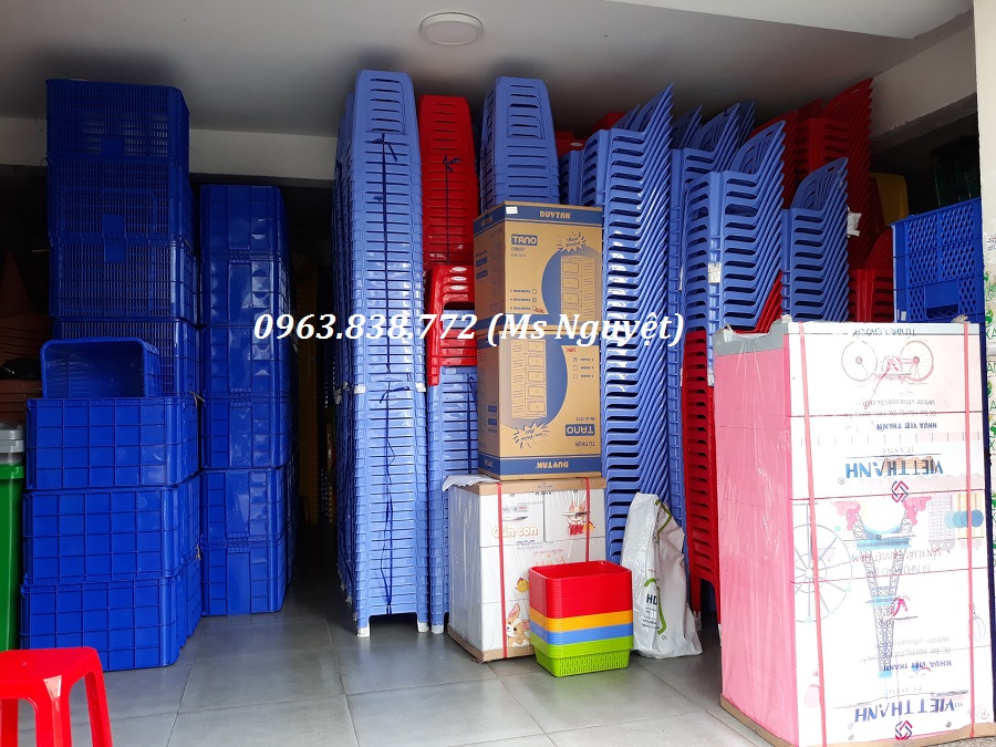 Ghế nhựa nhiều màu chuyên sử dụng cho quán ăn và quán nước
