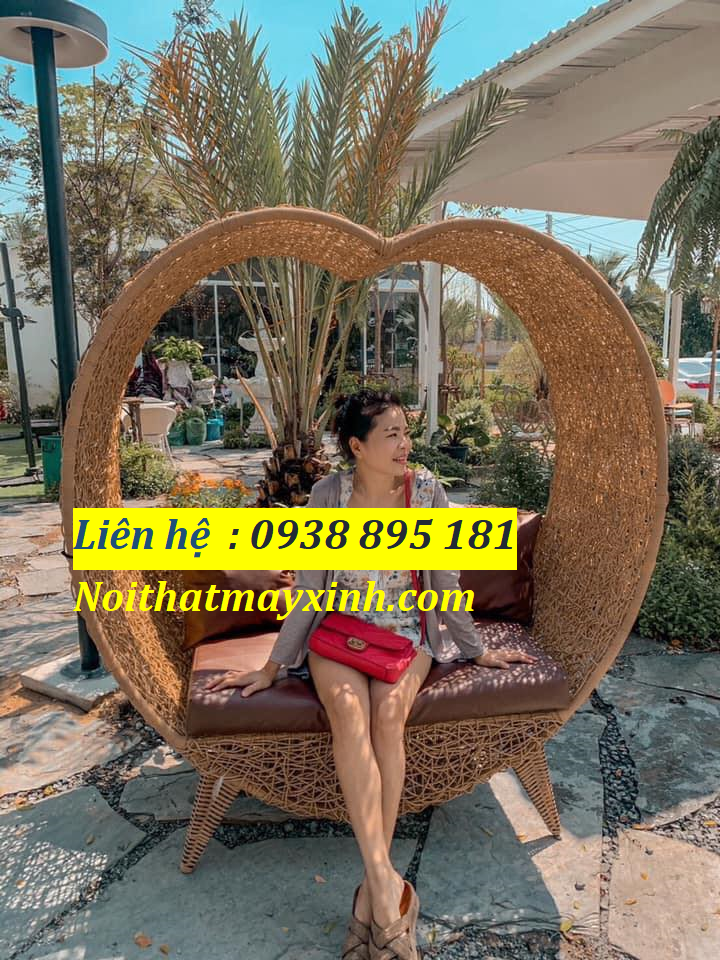 Mẫu ghế trái tim chụp hình  check in bằng mây tre đan độc đáo