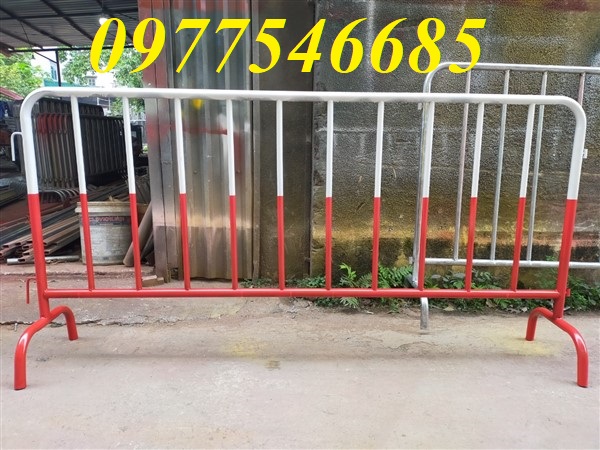 Sản xuất ,gia công hàng rào chắn di động ,hàng rào kiểm soát di động