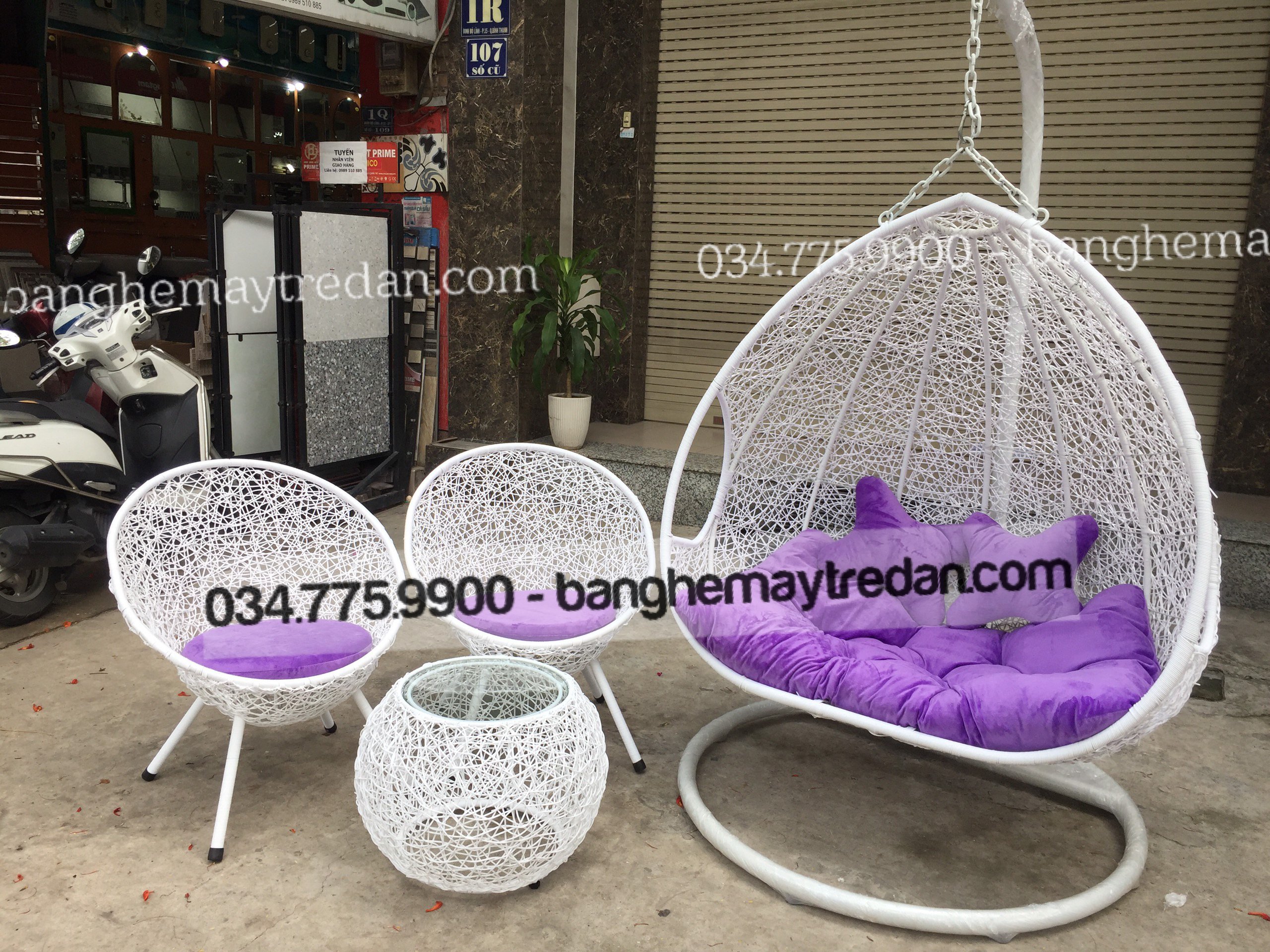 Xích đu tổ chim thư giãn màu trắng nệm tím