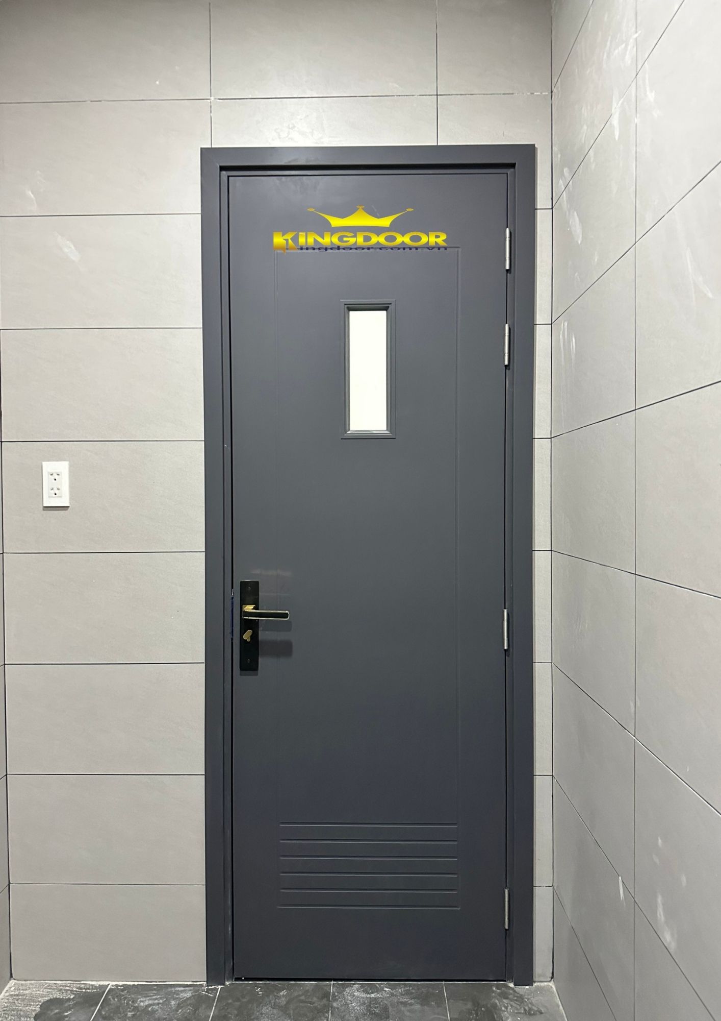Cửa nhựa Composite sơn PU lắp đặt tại Q1