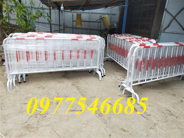 Chuyên cung cấp hàng rào cách ly,hàng rào chắn di động