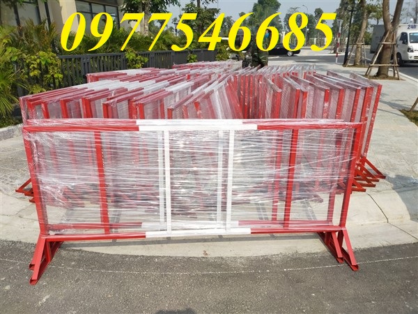 Chuyên sản xuất hàng rào chắn di động ,rào chắn cách ly giá rẻ